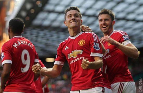 这都促成了 这都促成了